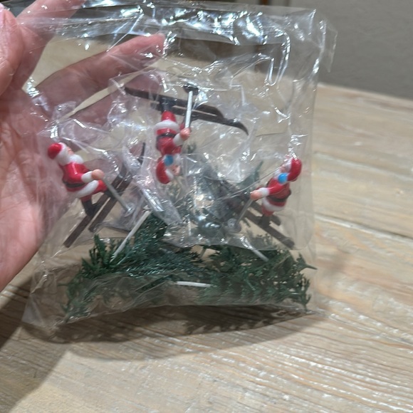 NWOT 16 Piece Santa Skiing & Pine Tree Cake Toppers - Picture 7 of 7